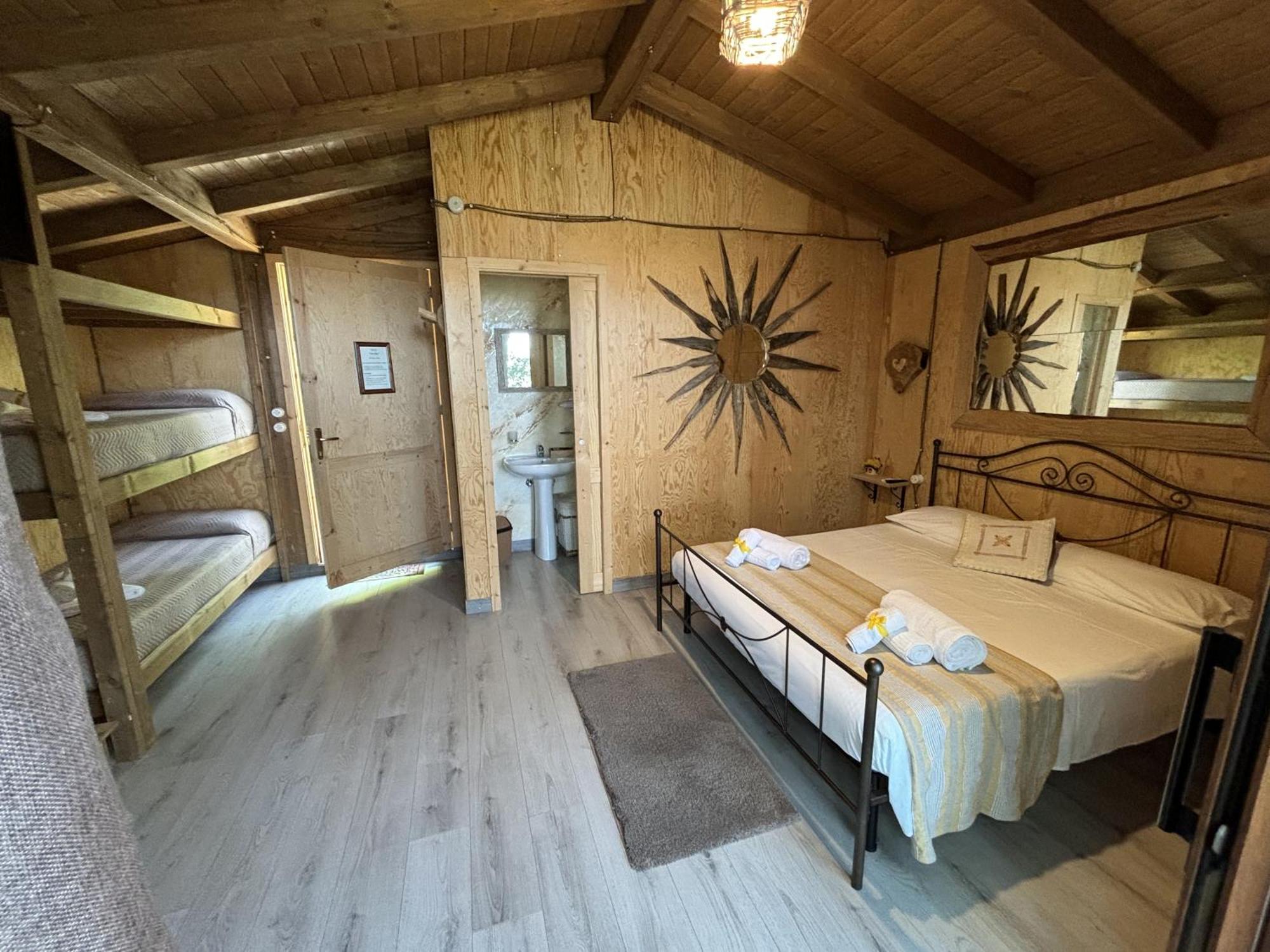 B & B Le Casette Sull'Albero Di Villa Alba Месина Екстериор снимка