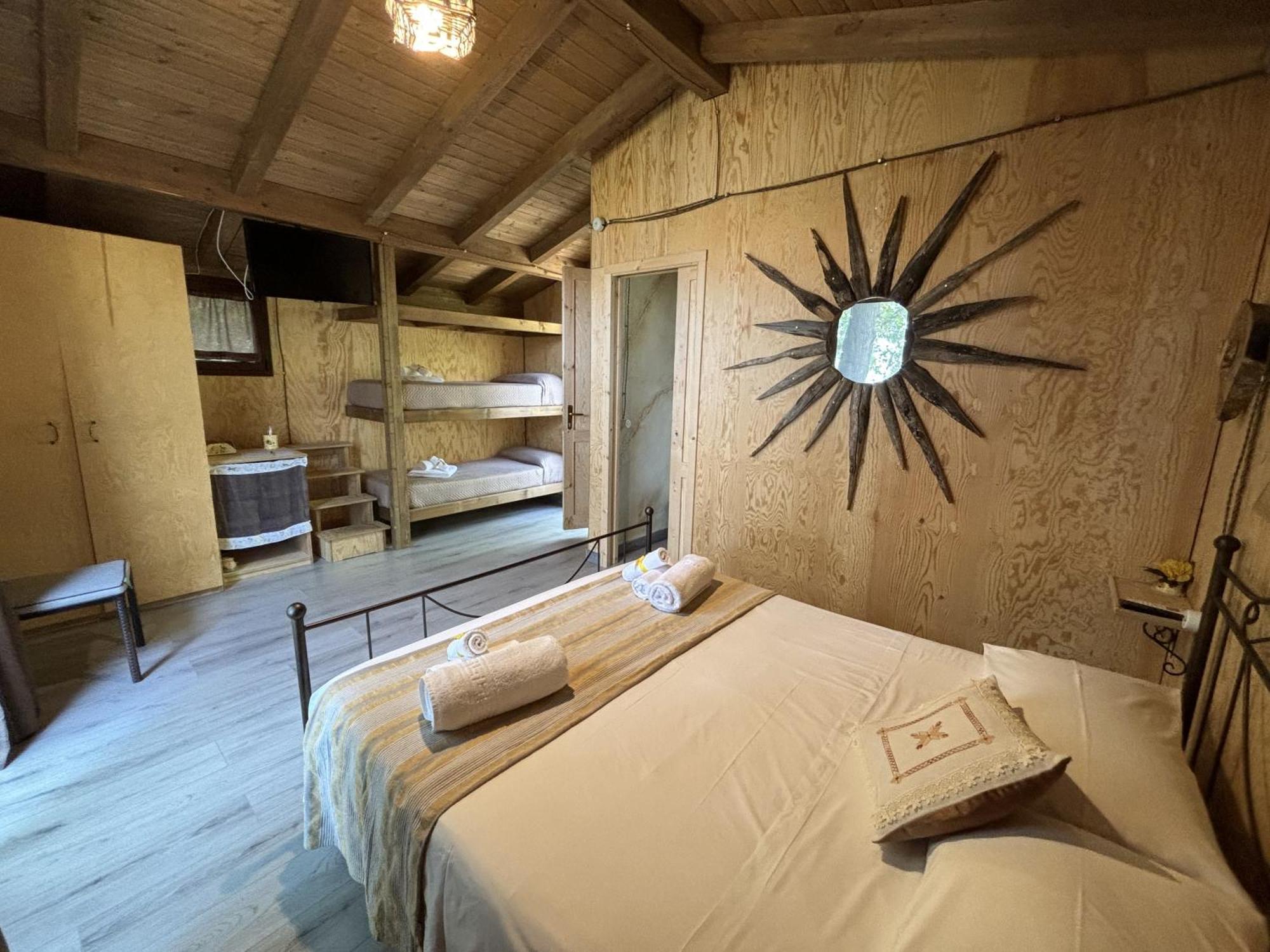 B & B Le Casette Sull'Albero Di Villa Alba Месина Екстериор снимка